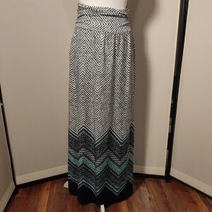 AB Studio Chevron Patterned Maxi Skirt - Black and Green - Sz. M